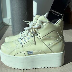 listing-status-banner